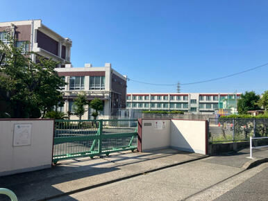 荒子小学校