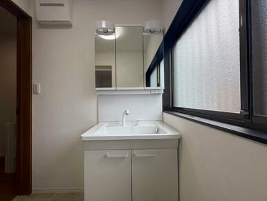 「洗面室」洗面台新品交換済み