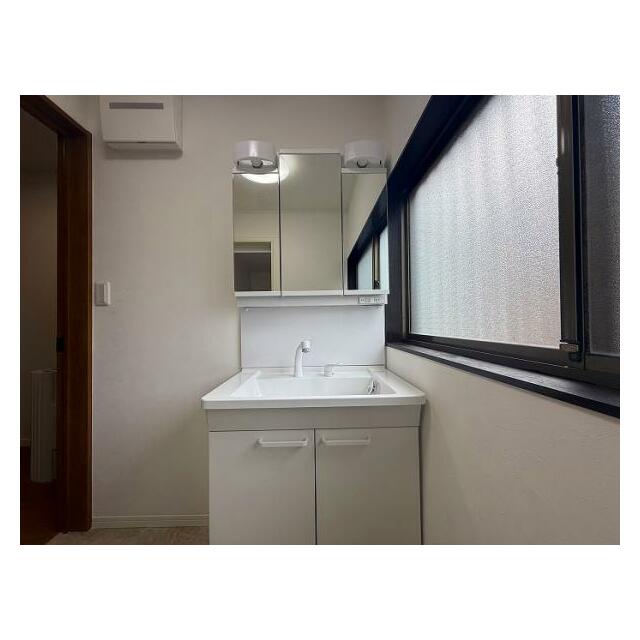 「洗面室」洗面台新品交換済み