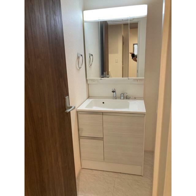 シャキッと一日を始める朝も素顔に戻る夜もこの洗面台から（3号棟）