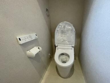「トイレ」LIXIL製、新品交換済み