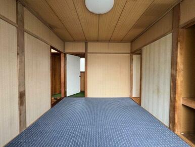 2階和室：照明交換済み。