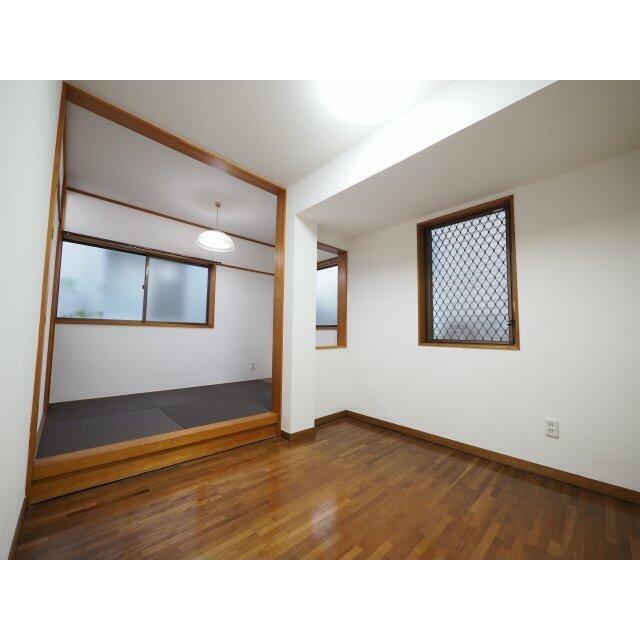 和室と洋室混合の寝室