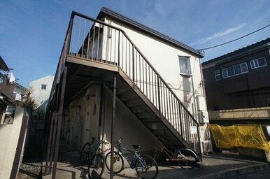 ◇軽量鉄骨造の２階建てです◇