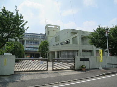 荏田西小学校