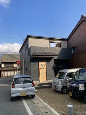 日を重ねるごとにこの佇まいに愛着が湧いてきそう（1号棟）