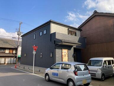 日を重ねるごとにこの佇まいに愛着が湧いてきそう（1号棟）