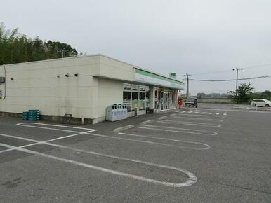 ファミリーマート新小轡店