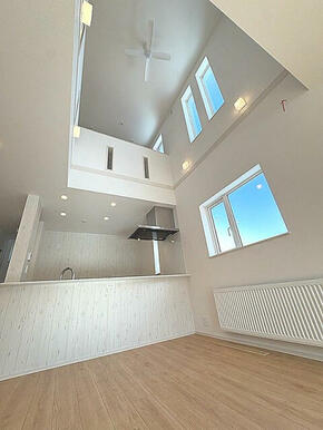 ダイニング吹き抜け