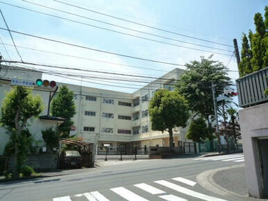 奈良小学校