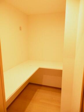 大きな納戸収納付きです