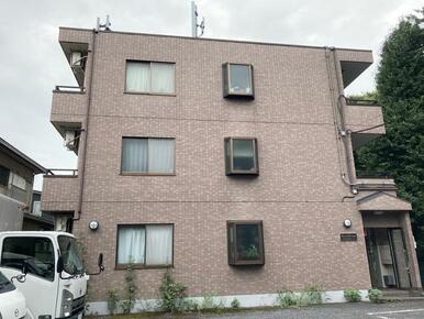 敷地内に駐車場・駐輪場あります。