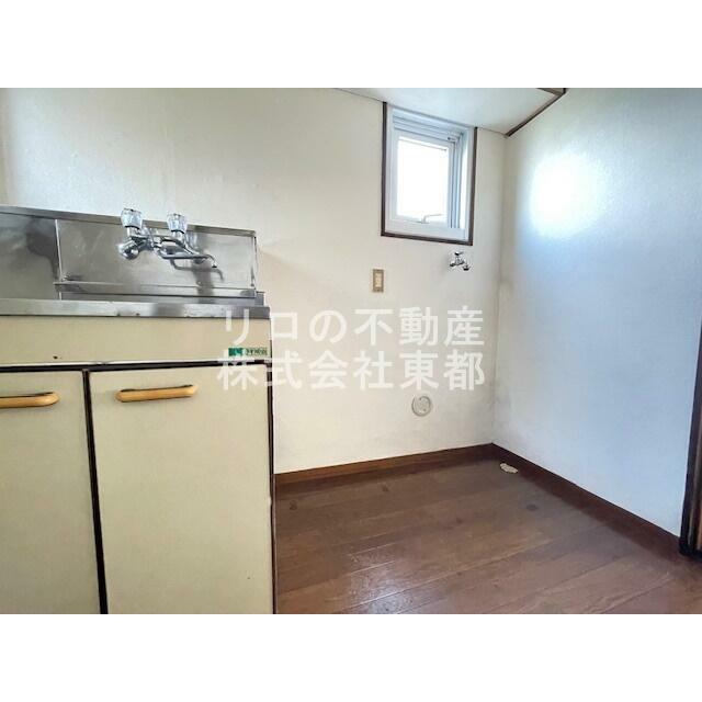 洗濯機置き場は室内にあるので雨に濡れる心配はありません。