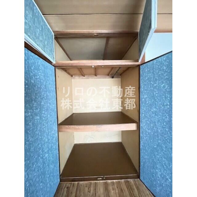 奥行のある収納付です！増えがちな荷物をスッキリ収納できます！