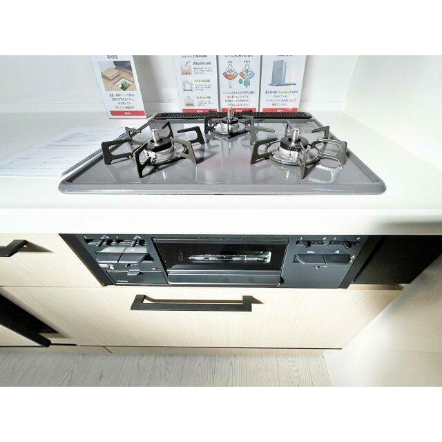 ガスコンロは3口あります。※施工例
