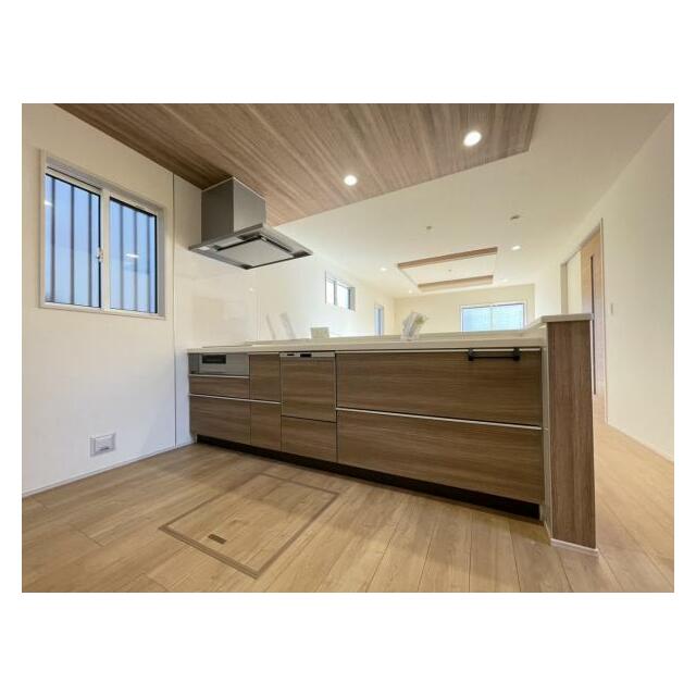 リビングの様子を見ながら家事ができるので小さなお子さまがいるご家庭も安心です＾＾