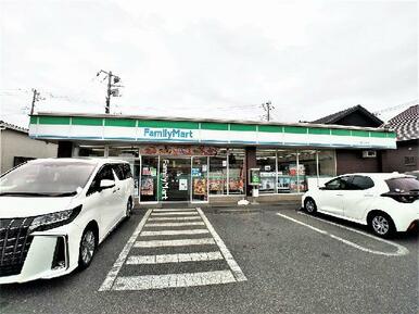 ファミリーマート 吉川さくら店