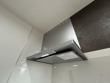 レンジフード新品交換済み