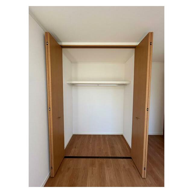 2階洋室約6.7帖の収納