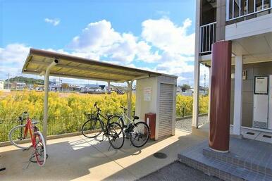 屋根付駐輪場（※無料）
