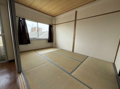 落ち着いた雰囲気の和室付きです