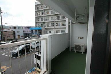 お洗濯にも便利なバルコニー付き