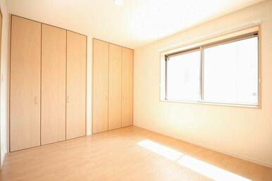 【Ｒｏｏｍ(1)】布団や季節物の収納に便利な設計です！お部屋を広くご利用下さいませ！