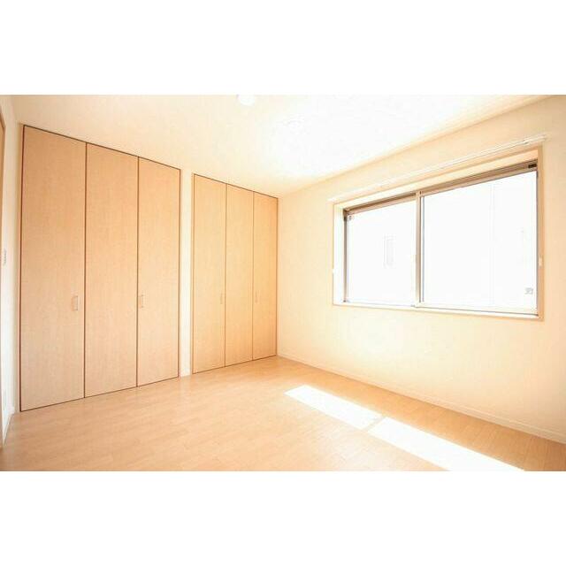 【Ｒｏｏｍ(1)】布団や季節物の収納に便利な設計です！お部屋を広くご利用下さいませ！