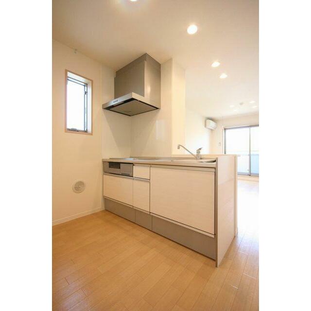 【システムキッチン】３口コンロ＆グリルも付いていて料理が好きな方、これから始められる方にオススメで…