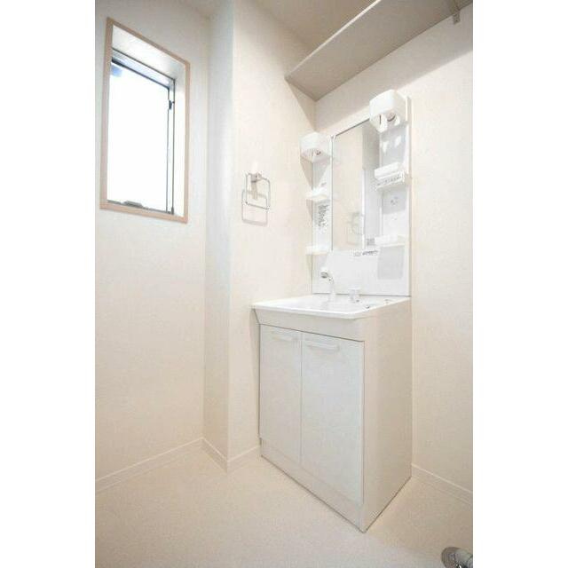 【洗髪洗面化粧台】毎日の始まりは、こちらの洗面所で顔を洗ってからのスタートですね♪収納量も豊富です☆