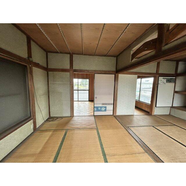 収納家具の配置がしやすく、好みの空間に整えやすい一室