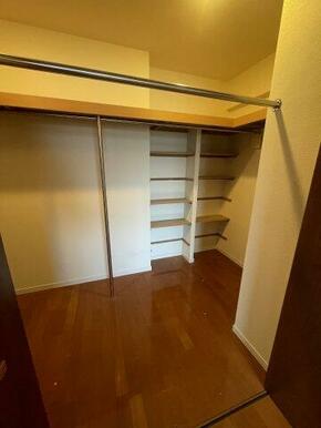 洋室8帖　ウォークインクローゼット