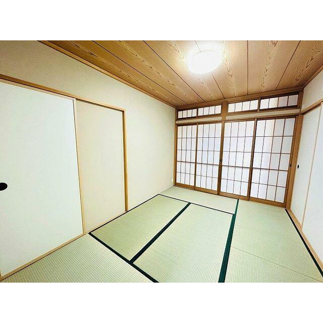 「和室」１階南側約６帖和室の様子です。