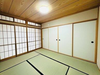 「和室」１階の和室は畳新調・障子襖張替えを行っております。