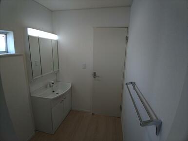 シャワードレッサー付き