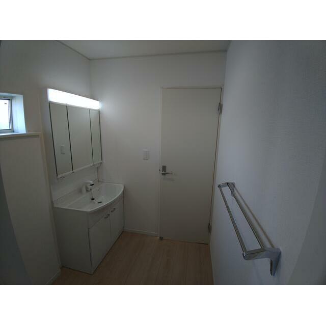 シャワードレッサー付き