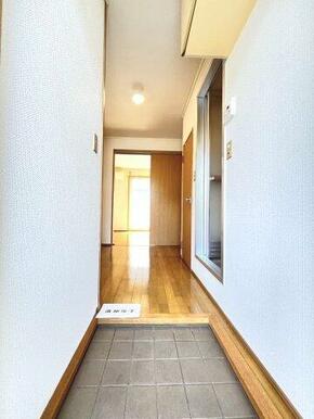 毎日通る玄関はこちらです