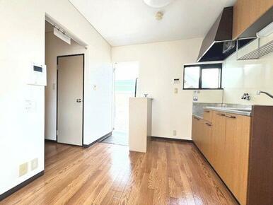 ゆったり過ごせる居間です