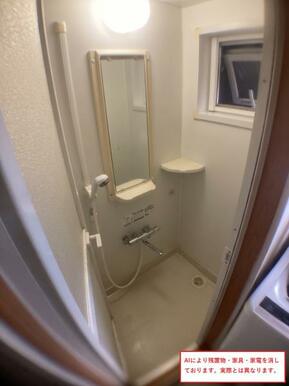 2階シャワーブース。AIにより家具・家電・残置物を消しております。実際とは異なる場合があります。