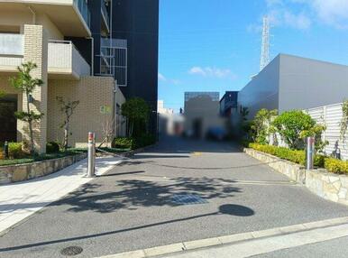 駐車場東入口より