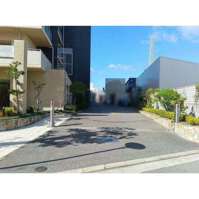 駐車場東入口より