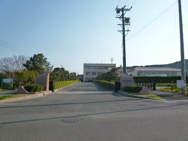 田原市立衣笠小学校