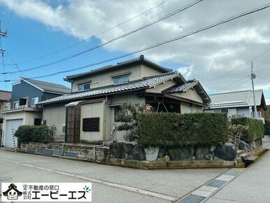 現在、建物が建っていますが解体更地渡しとなります