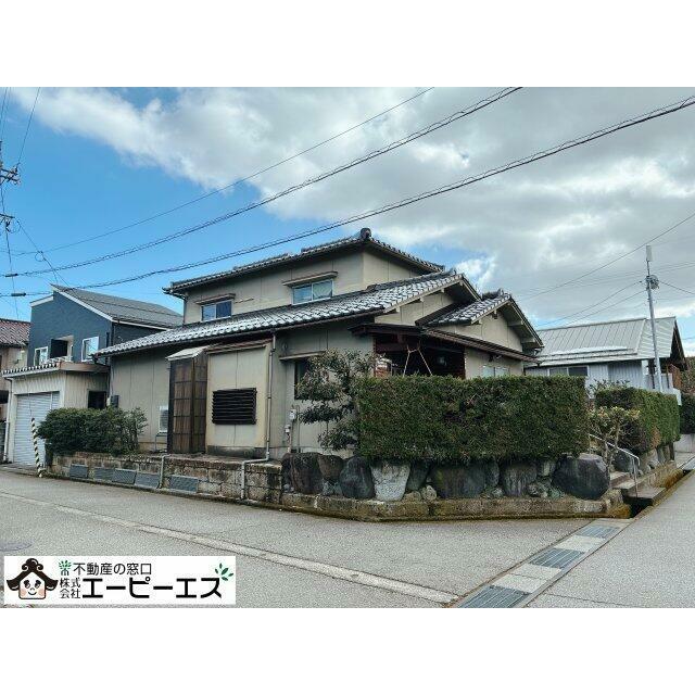 現在、建物が建っていますが解体更地渡しとなります