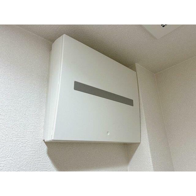 目に見えない電気設備までしっかりメンテナンスしております