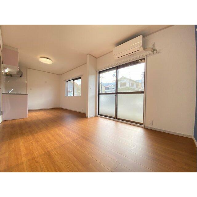 ゆったり過ごせる居間です