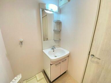 使いやすい独立洗面台です