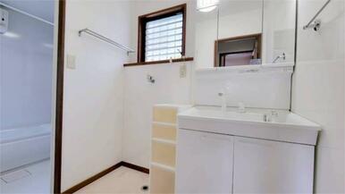 洗面と洗濯機置き場