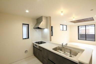 広々としたキッチン