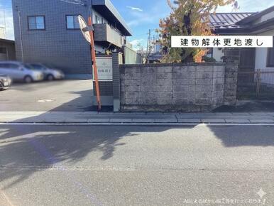 東側隣地はマンションになっています。